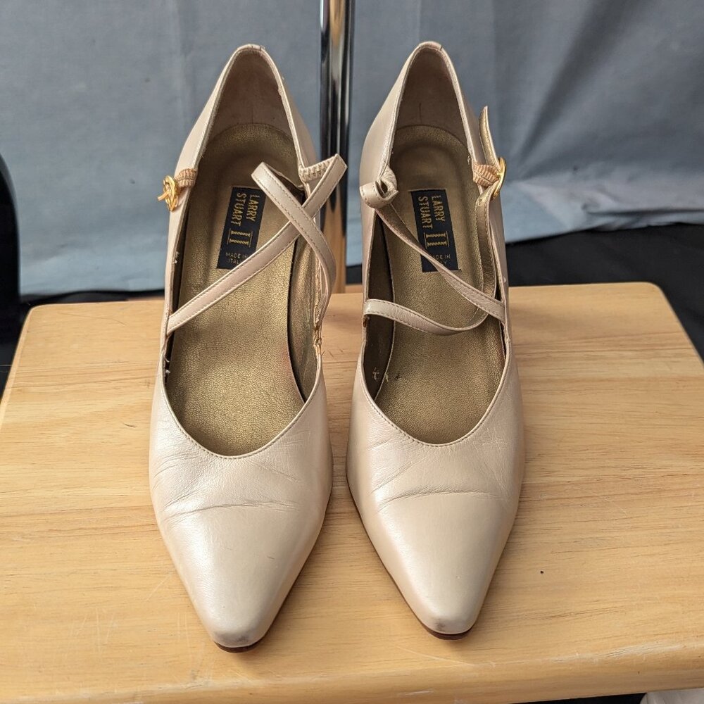 VINTAGE Larry Stuart II Strapped Leather Cream Heels Size 8US DAMAGED